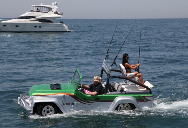 Плавающий автомобиль