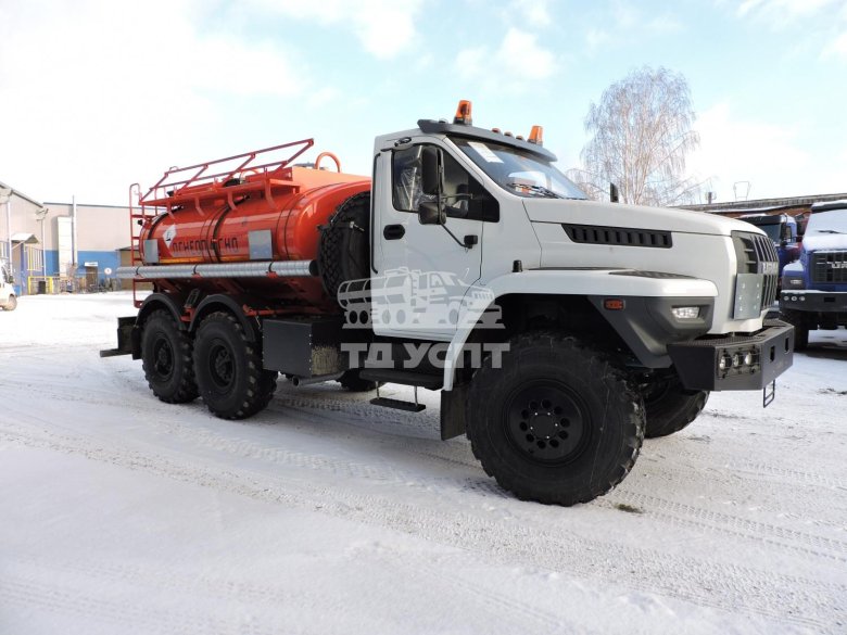 Урал некст 5557 автотопливозаправщик