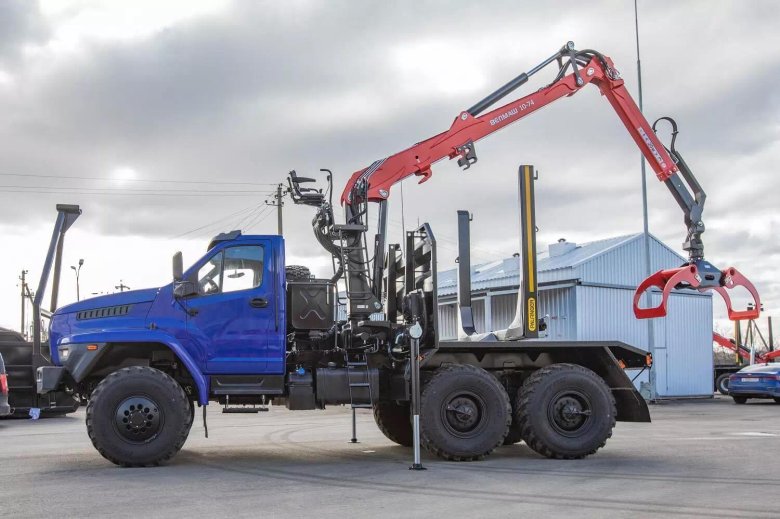 Лесовоз урал