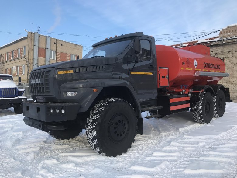 Урал некст бензовоз