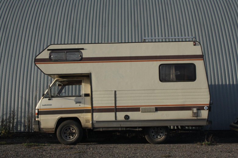 Альковный автодом