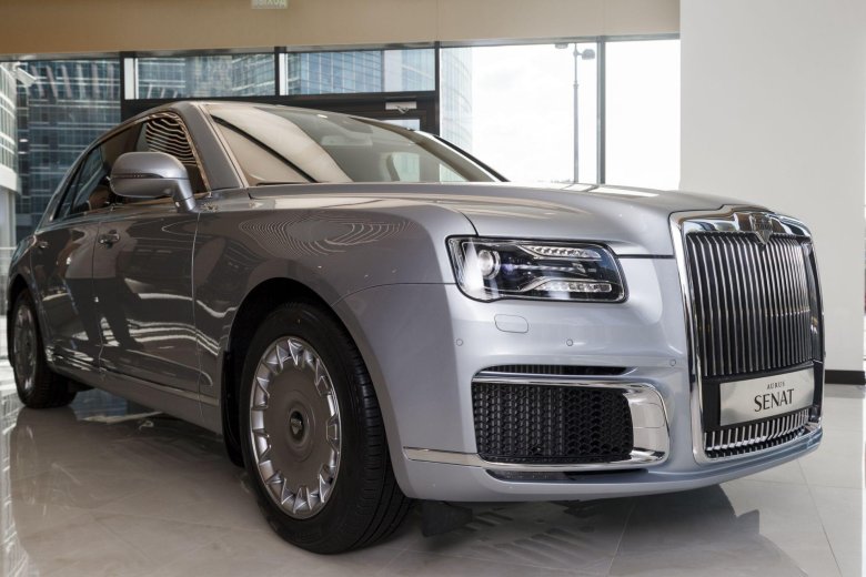 Седан aurus senat