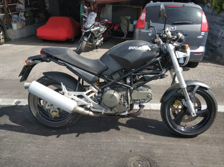 Ducati monster 900