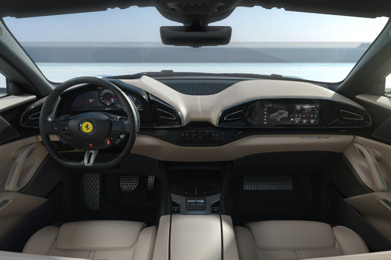 Ferrari purosangue салон