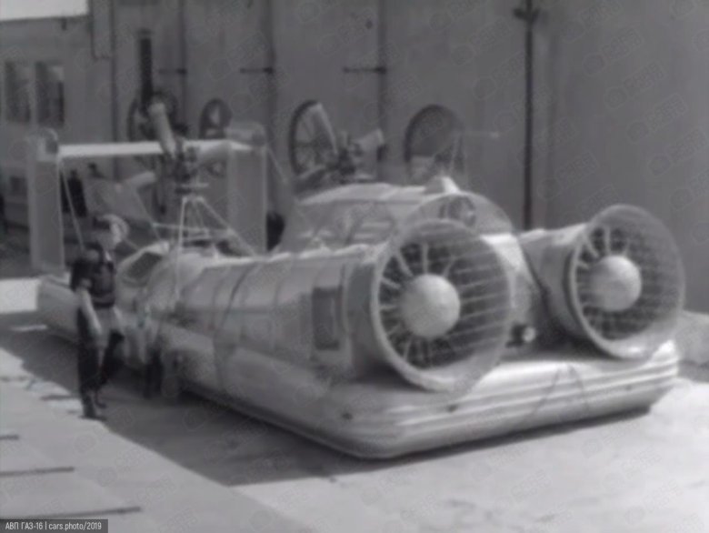 Автомобиль на воздушной подушке