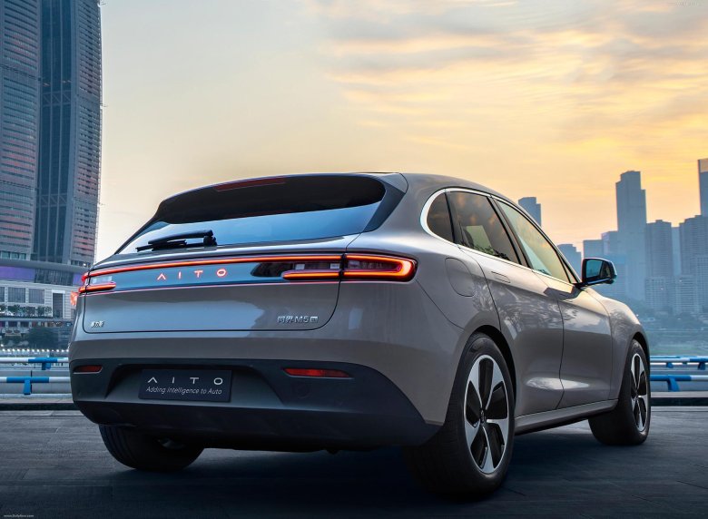 Автомобиль seres