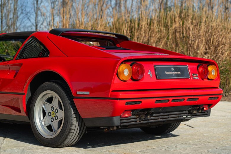 Ferrari 328 gts