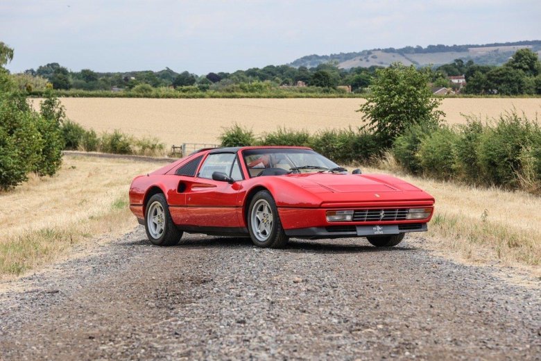 1989 ferrari 328 gts .