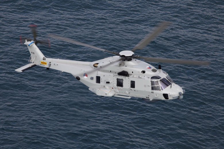 Палубный вертолет nh 90