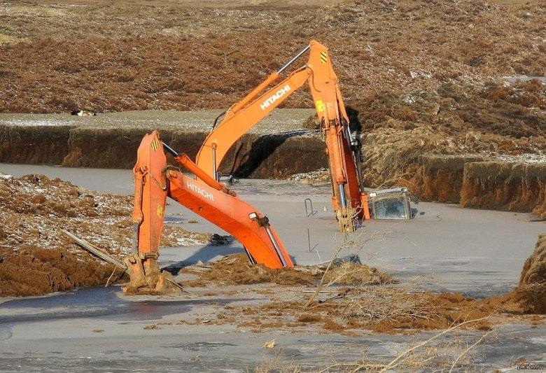 Экскаватор-амфибия hitachi zd200