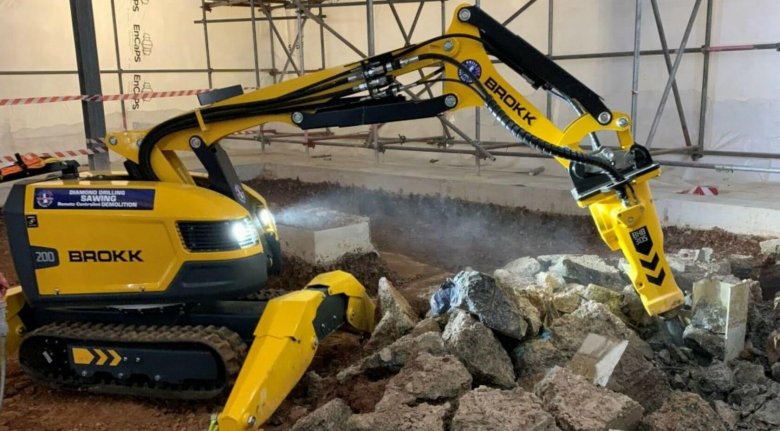 Робот разрушитель brokk