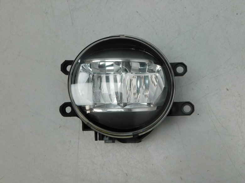 Фара противотуманная левая toyota land cruiser