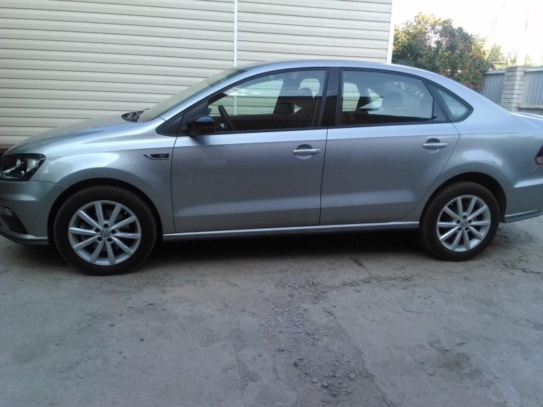 Volkswagen polo серый