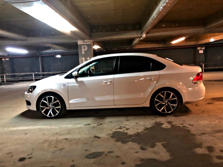 Polo sedan r17