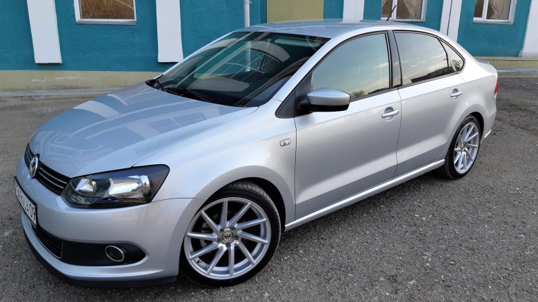 Volkswagen polo sedan 2014 style