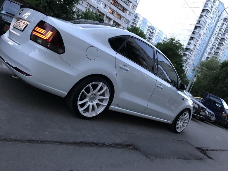 Polo sedan на 17 дисках