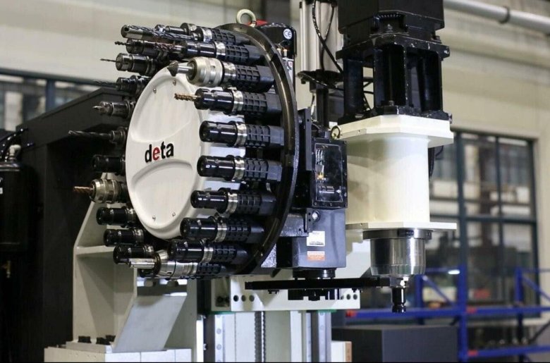 Фрезерный обрабатывающий центр