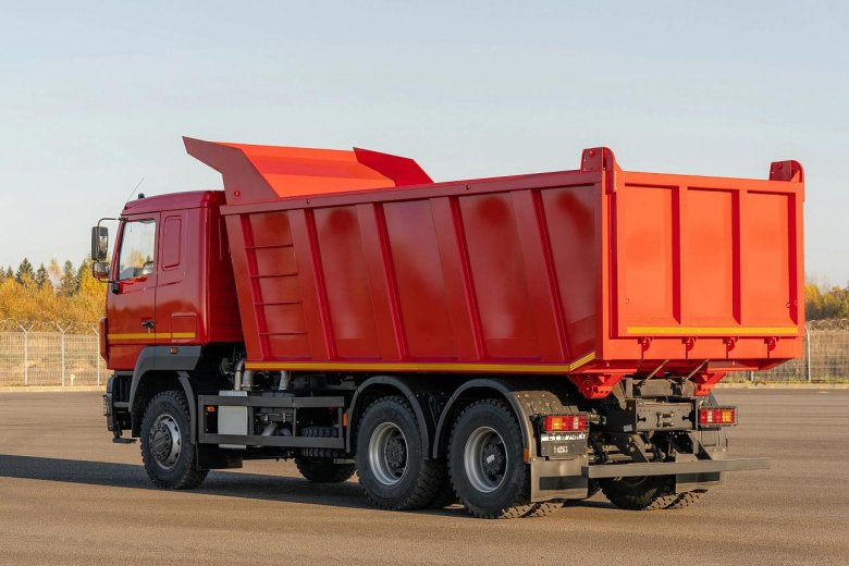 Грузовик самосвал