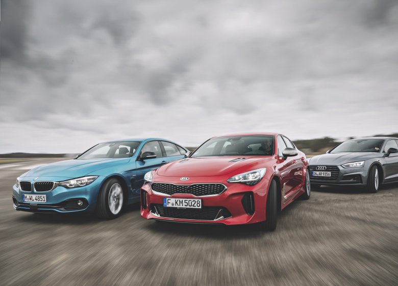 Kia stinger vs hyundai
