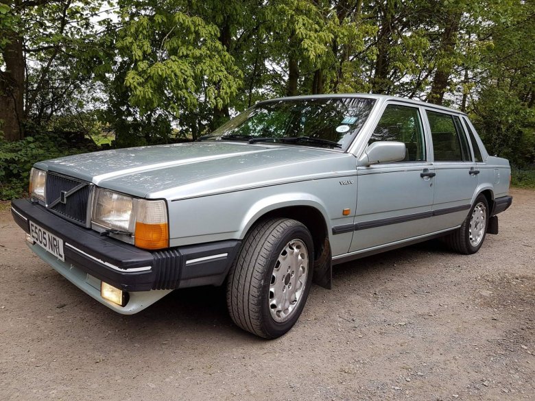 Старая вольво седан