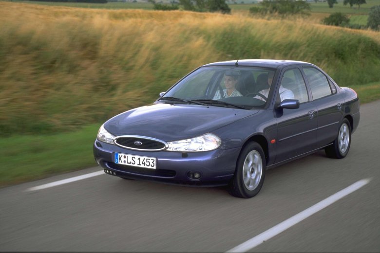 Ford mondeo 1996 седан