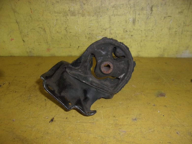 Подушка правая двигателя хонда цивик ферио