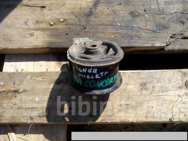 Подушка крепления двигателя honda