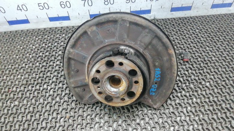 Задняя ступица мерседес 201