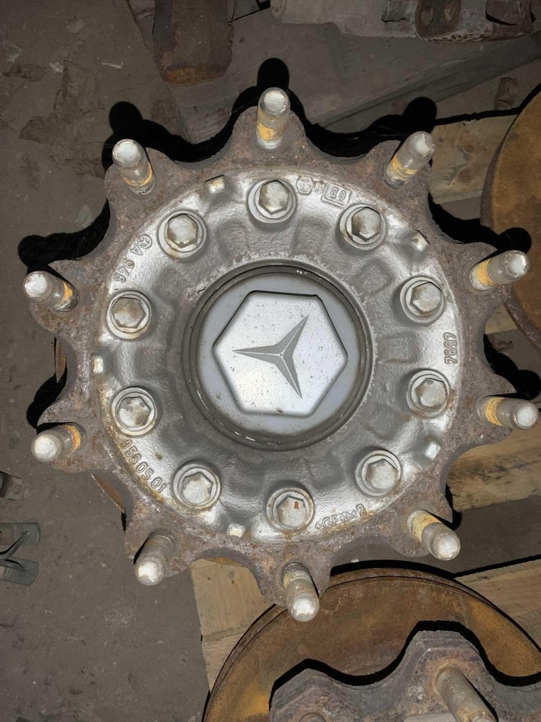 Ступица оси мерседес на полуприцеп