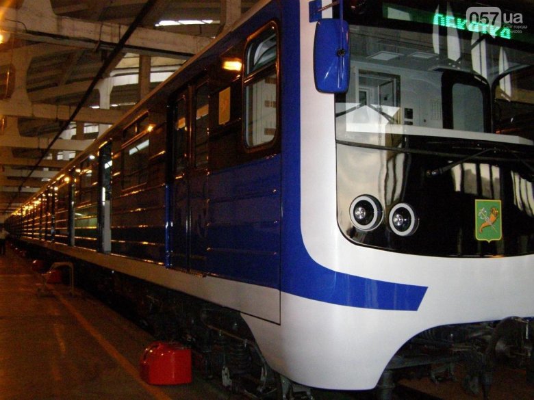 Метро поезд