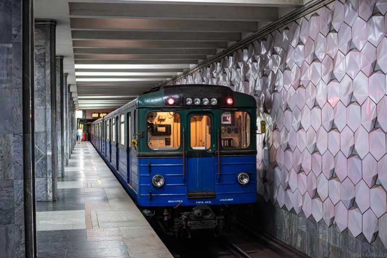 Вагон метро типа еж 3