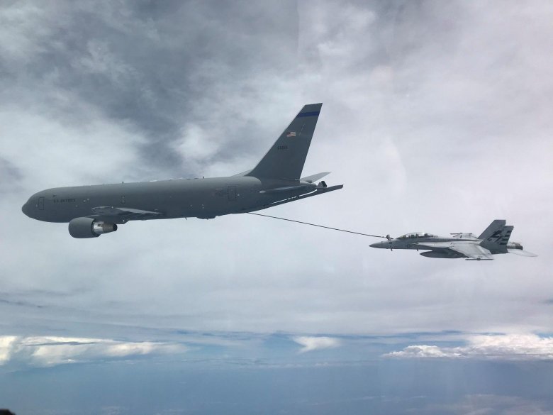 Американский самолёт заправщик kc-46