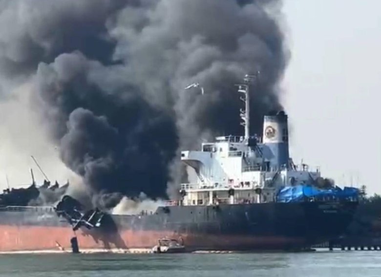 Нефтяной танкер