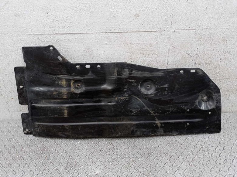 Защита антигравийная левая