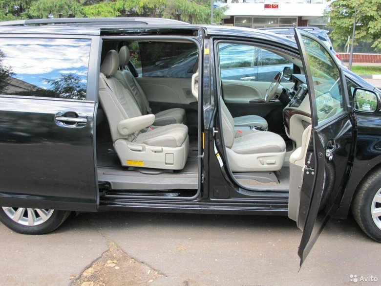 Минивэн тойота сиенна