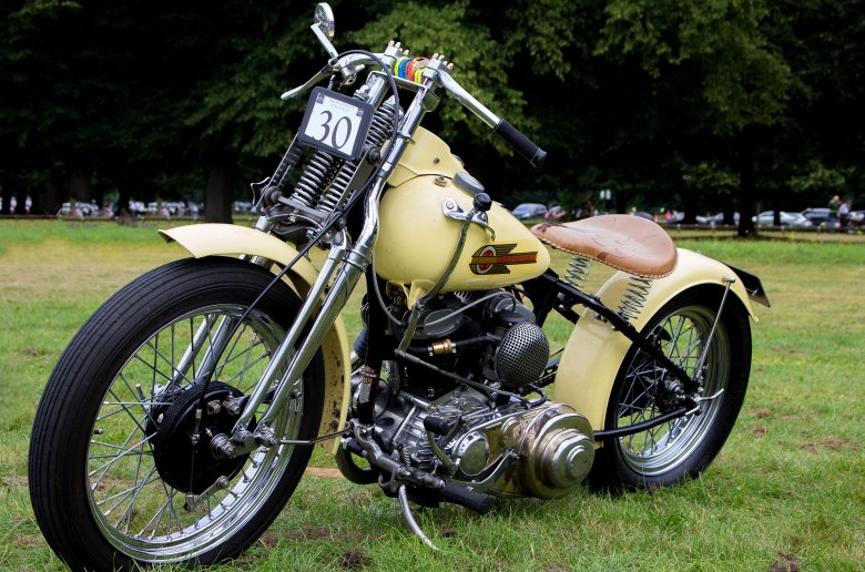 Мотоцикл harley davidson ретро