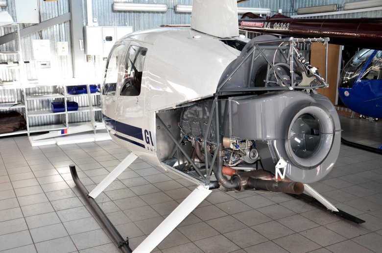 Двигатель вертолета robinson r44