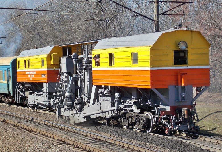 Выправочно-подбивочно-отделочная машина впо-3000