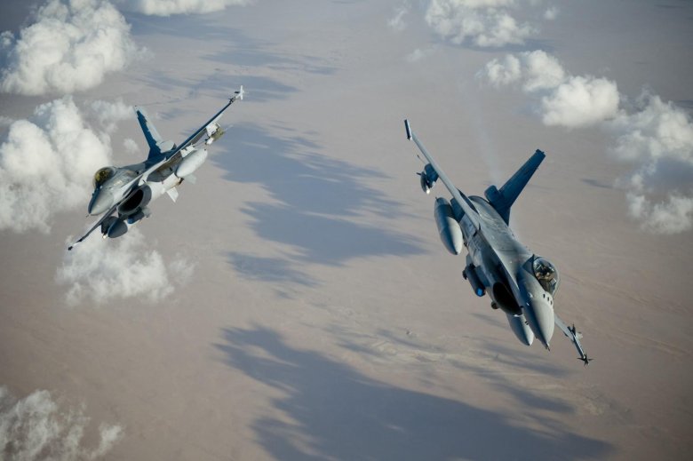 F 16 истребитель