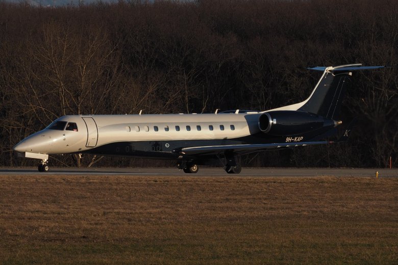 Embraer emb-135bj legacy