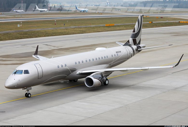 Embraer lineage 1000e business jet