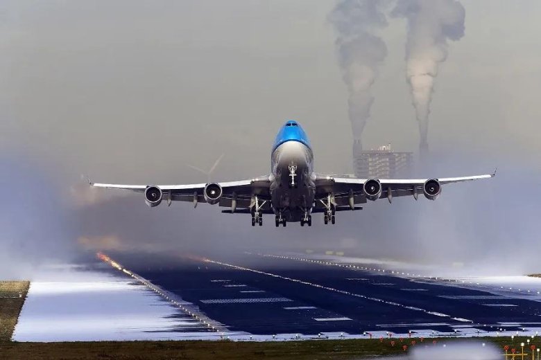 Взлёт самолёта