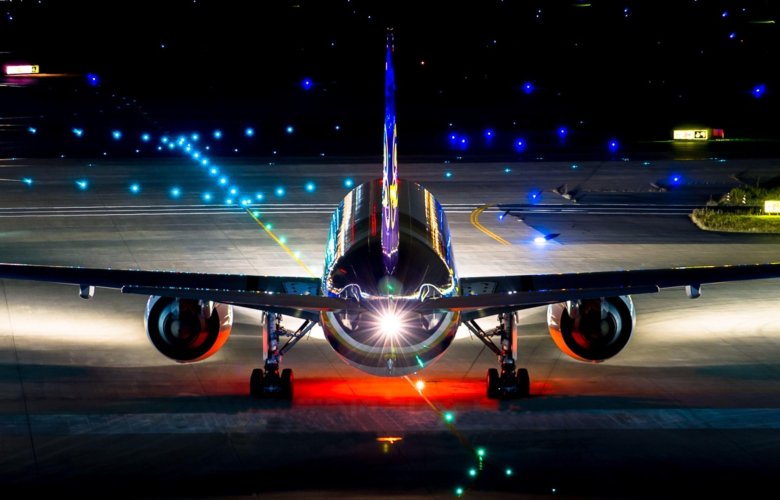 Боинг 777 ночью