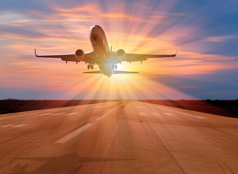 Самолет на рассвете