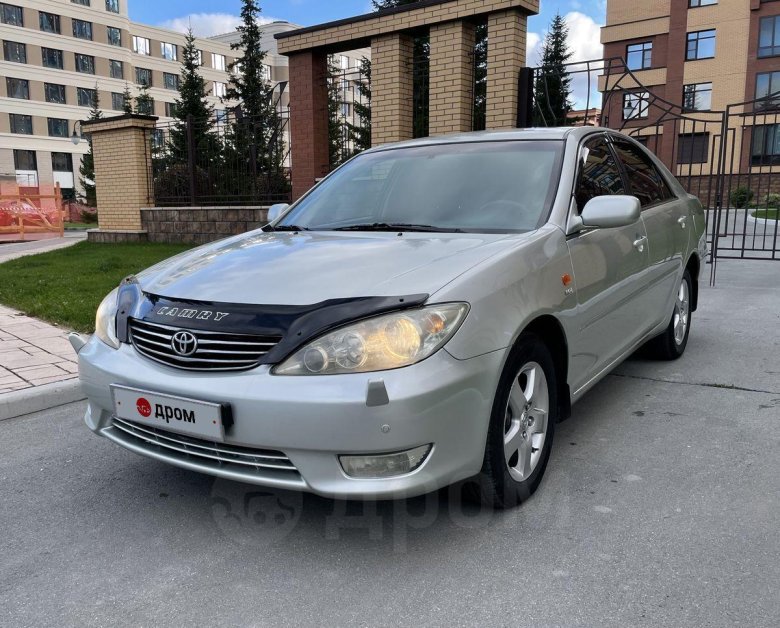 Тойота камри 2004 года