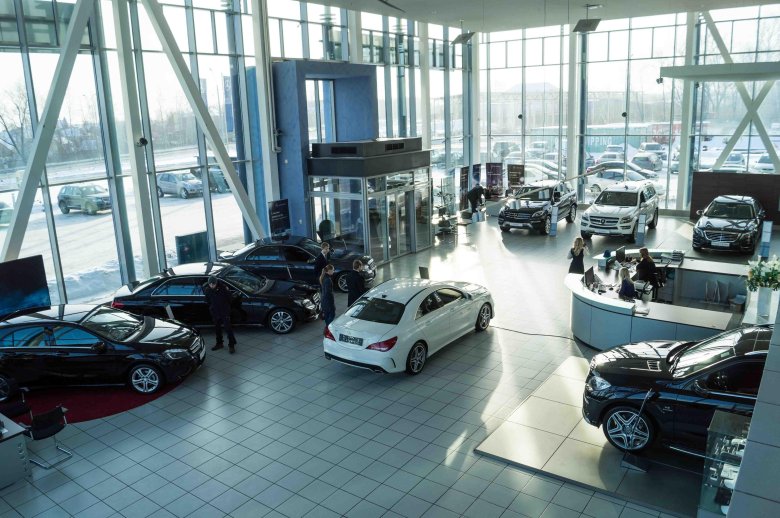 Мерседес автосалон