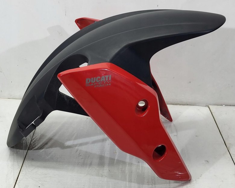 Крыло переднее