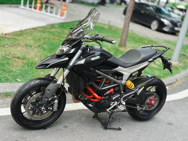 Ducati hyperstrada