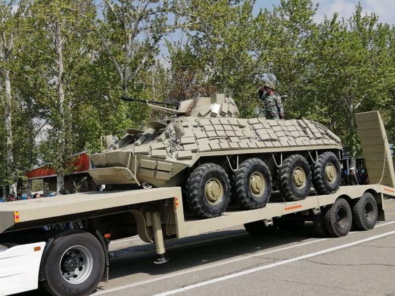 Военный бтр