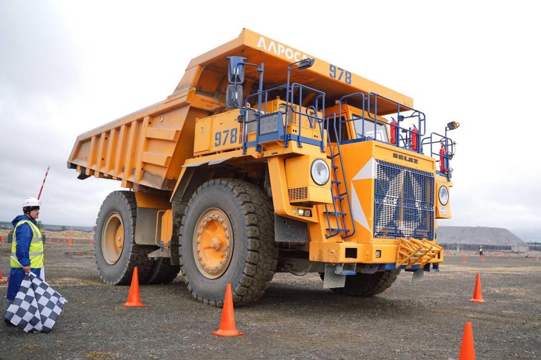 Карьерный самосвал белаз-75131